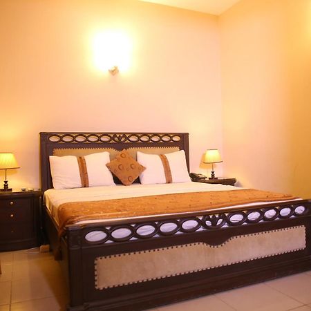 קראצ'י Royal Inn Hotel מראה חיצוני תמונה