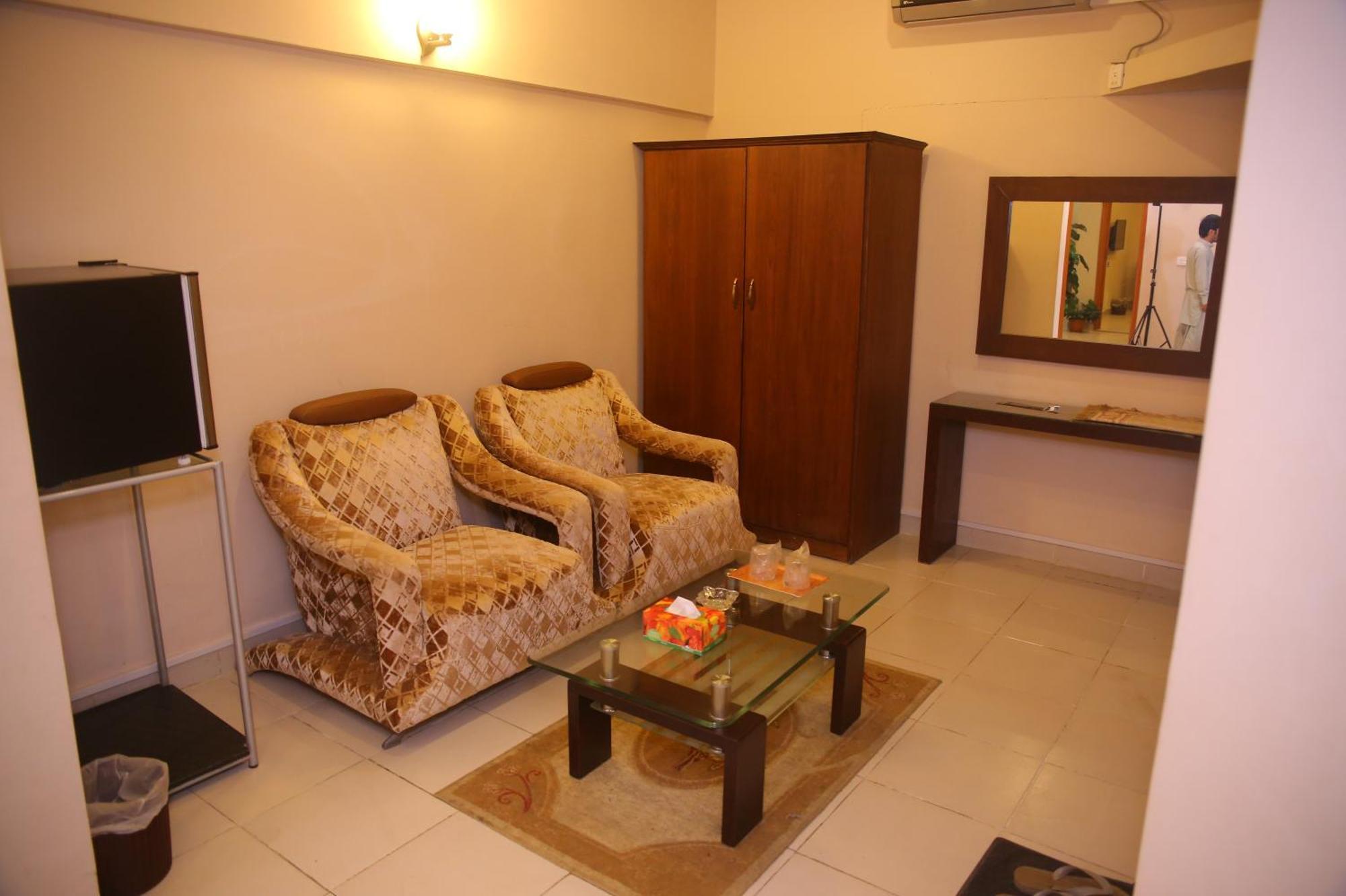 קראצ'י Royal Inn Hotel מראה חיצוני תמונה