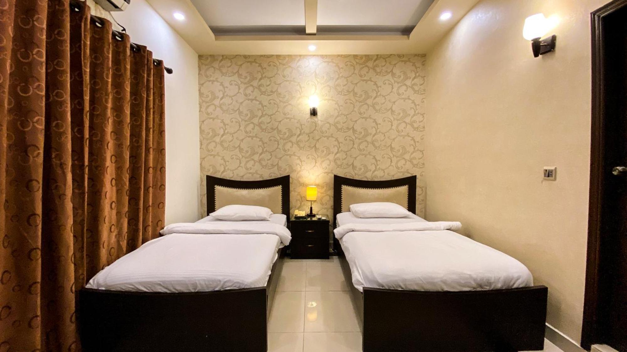 קראצ'י Royal Inn Hotel מראה חיצוני תמונה