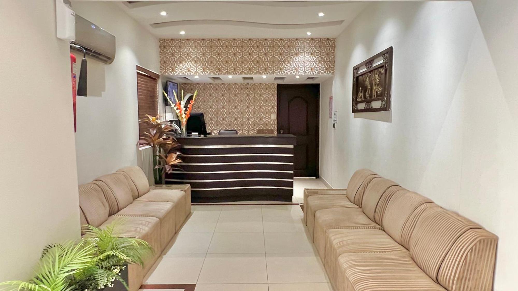 קראצ'י Royal Inn Hotel מראה חיצוני תמונה