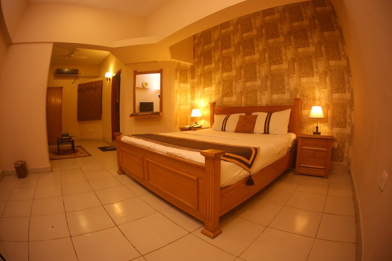 קראצ'י Royal Inn Hotel מראה חיצוני תמונה