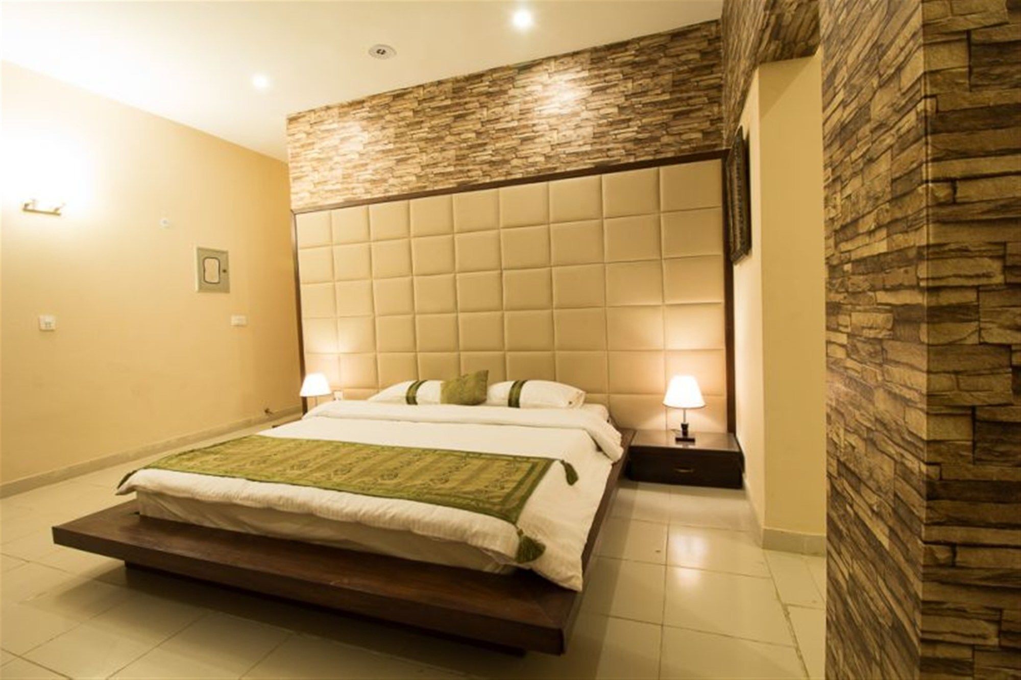 קראצ'י Royal Inn Hotel מראה חיצוני תמונה