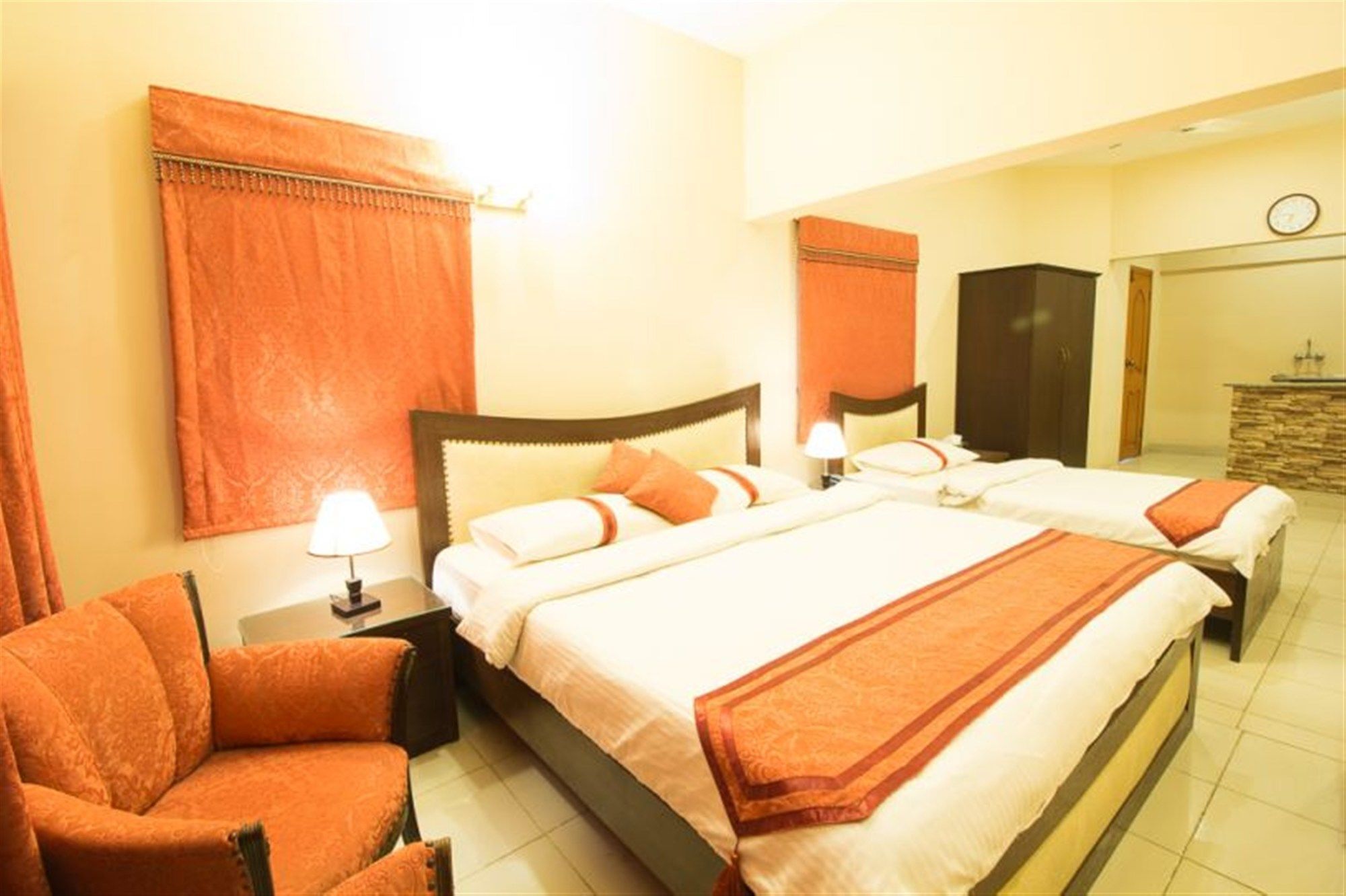 קראצ'י Royal Inn Hotel מראה חיצוני תמונה